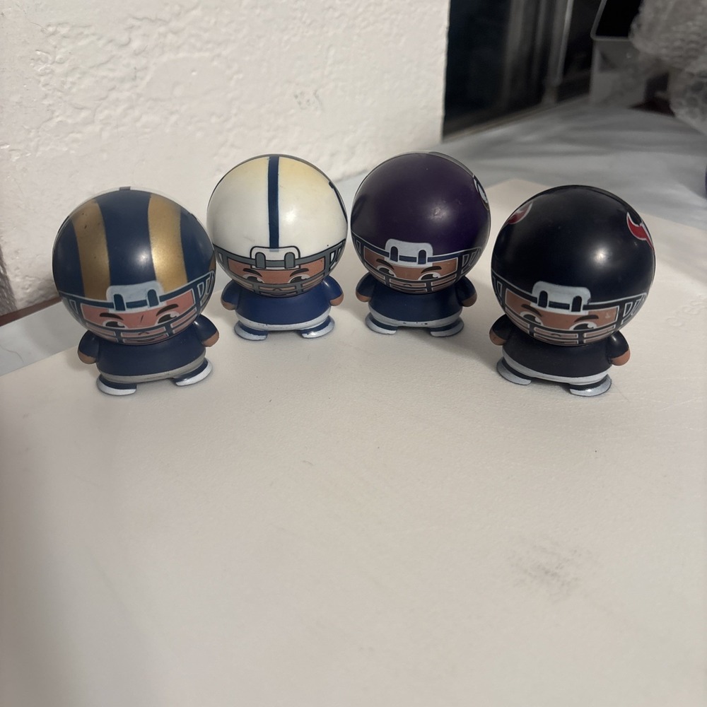 New NFL Football Buildable 2.5" Mini Figures LOT of 4 Teams Open Build Play